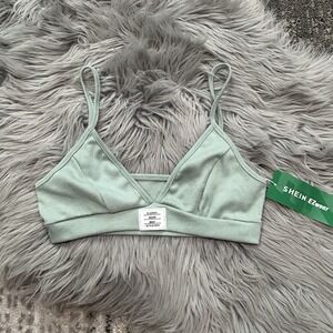 EZ Wear By‎ SHEIN Letter Patched Detail Cami Top Size XS (2)